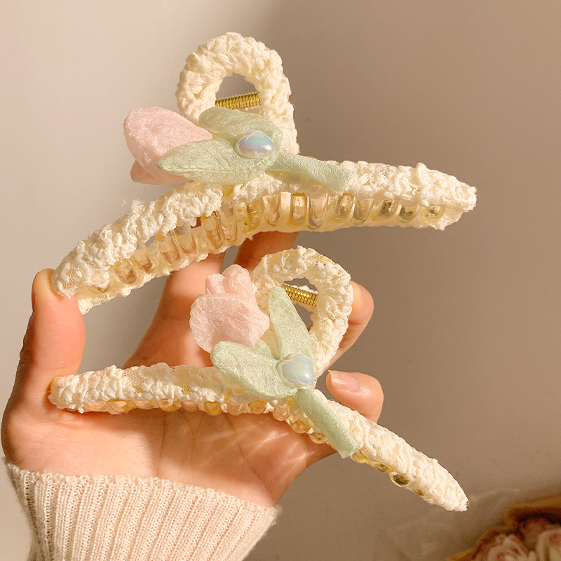 郁金香花朵抓夹女高级感
