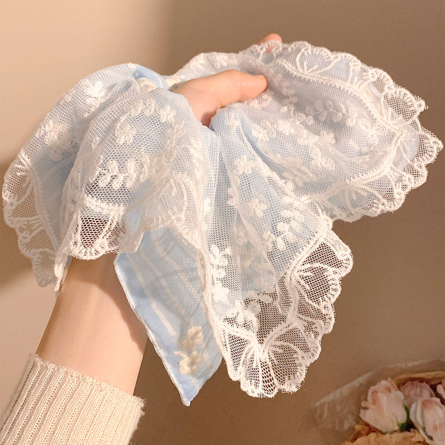 蓝色条纹花朵蕾丝方巾大肠发圈女高级感温柔百搭发饰超大方形头绳