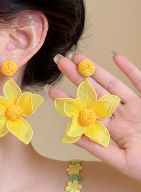 风吹岛屿~黄色花朵耳环女海边度假风小众设计感耳饰夸张个性耳钉