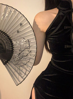 中国风黑色水墨画旗袍扇子随身夏天古风中式流苏折扇便携汉服竹扇