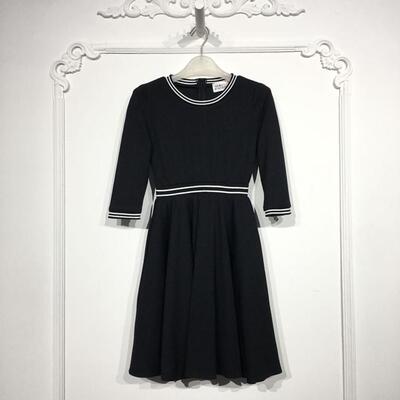 UGC系列 8163S083 时尚连衣裙品牌女装折扣颦