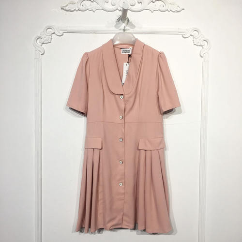 潮系列 8104S060 时尚连衣裙品牌女装折扣颦