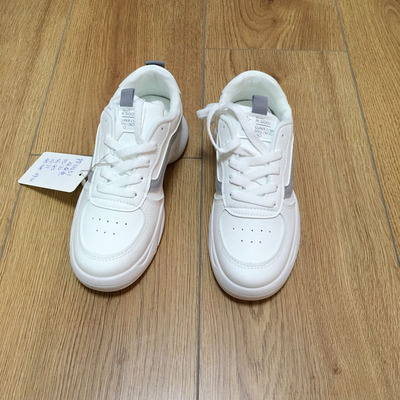 时尚品牌pu皮女鞋折扣