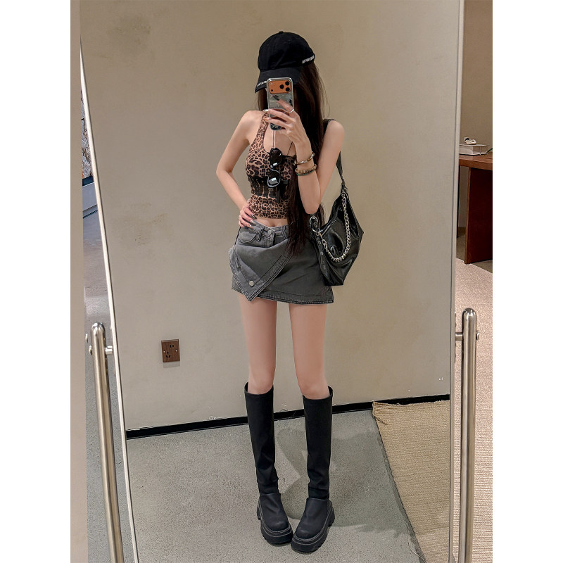 郑小亮不规则高腰牛仔短裤裙女2026夏季薄款遮胯显瘦a字包臀短裤
