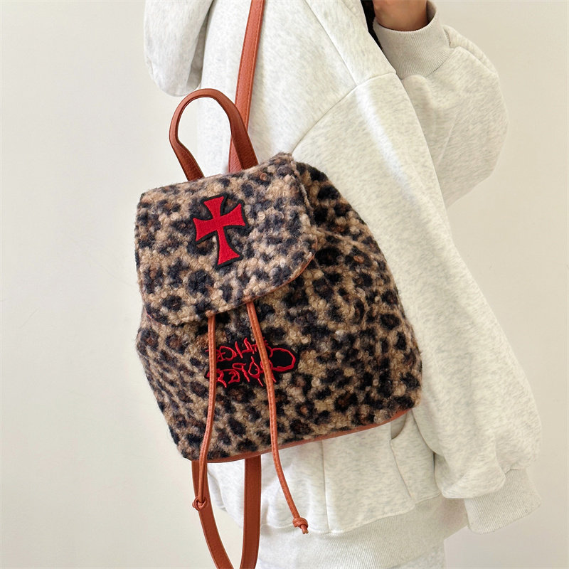 欧美哥特摇滚复古风背包亚比辣妹羊羔毛绒豹纹刺绣十字架双肩包潮