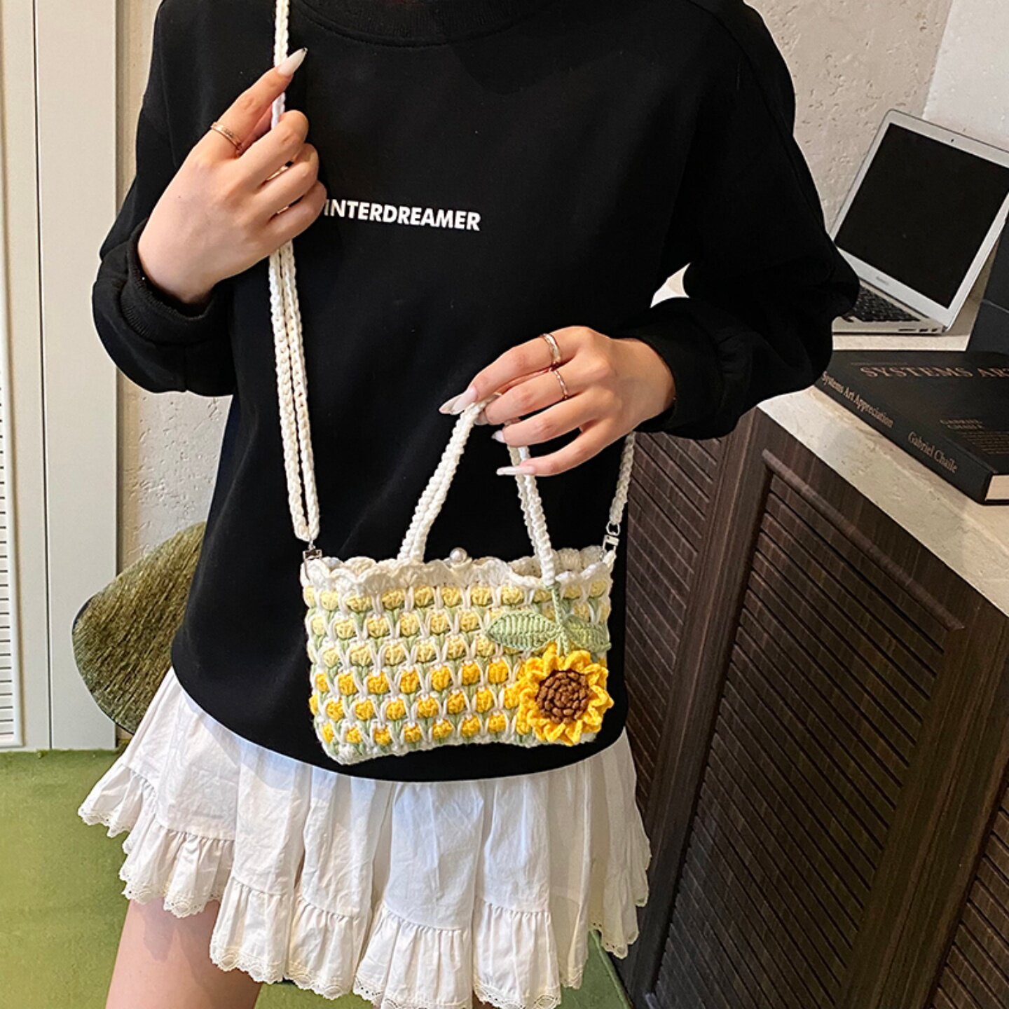 手工花朵编织小众ins风手提包