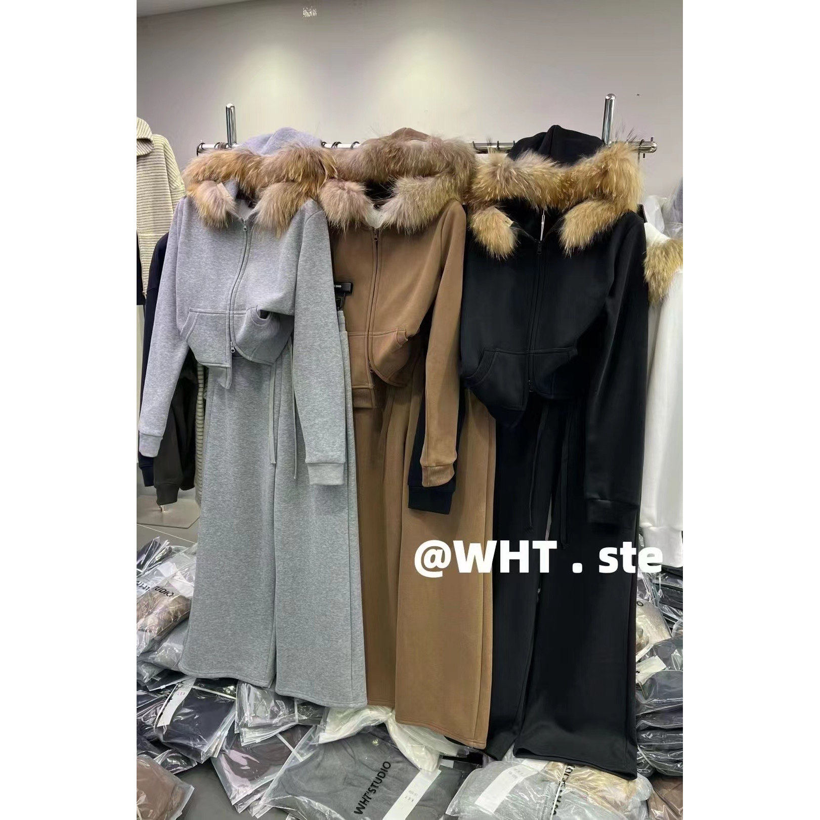 WH JIA冬季韩版拼接大毛领连帽加绒长袖卫衣外套+阔腿休闲裤套装