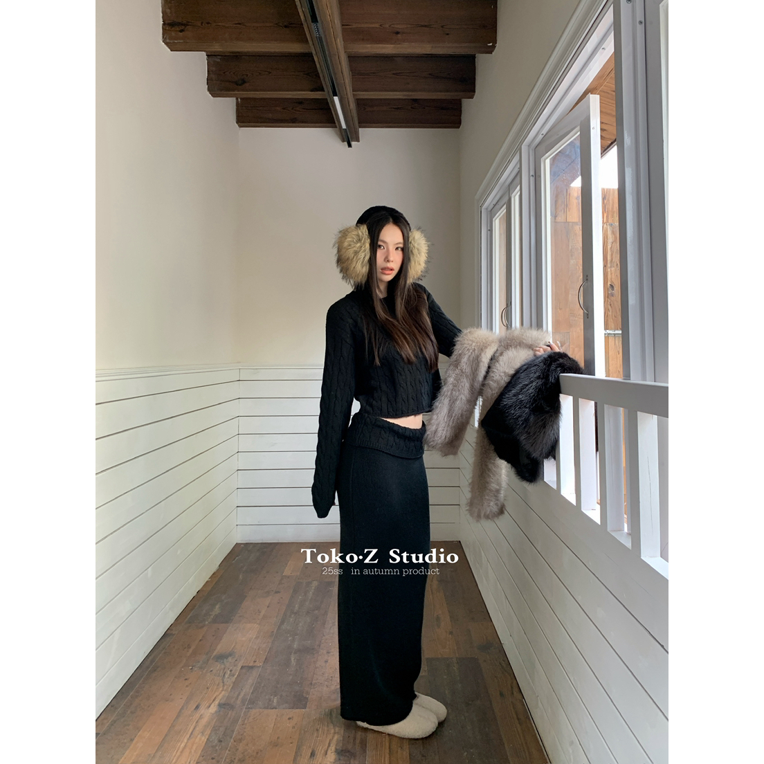 麻花长袖圆领针织衫+翻边半身裙