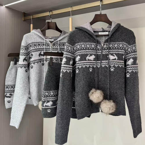 费尔岛连帽长袖针织衫+半身裙