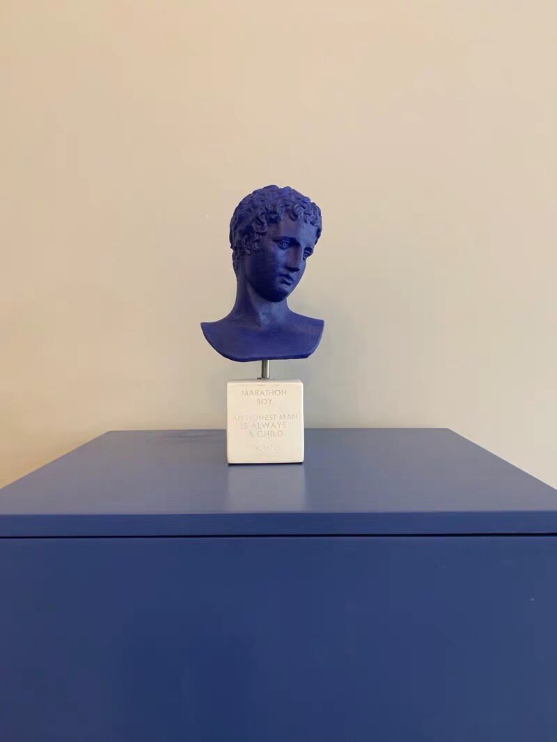 北欧创意马拉松男孩人像希腊艺术摆件软装样板间玄关客厅卧室家居