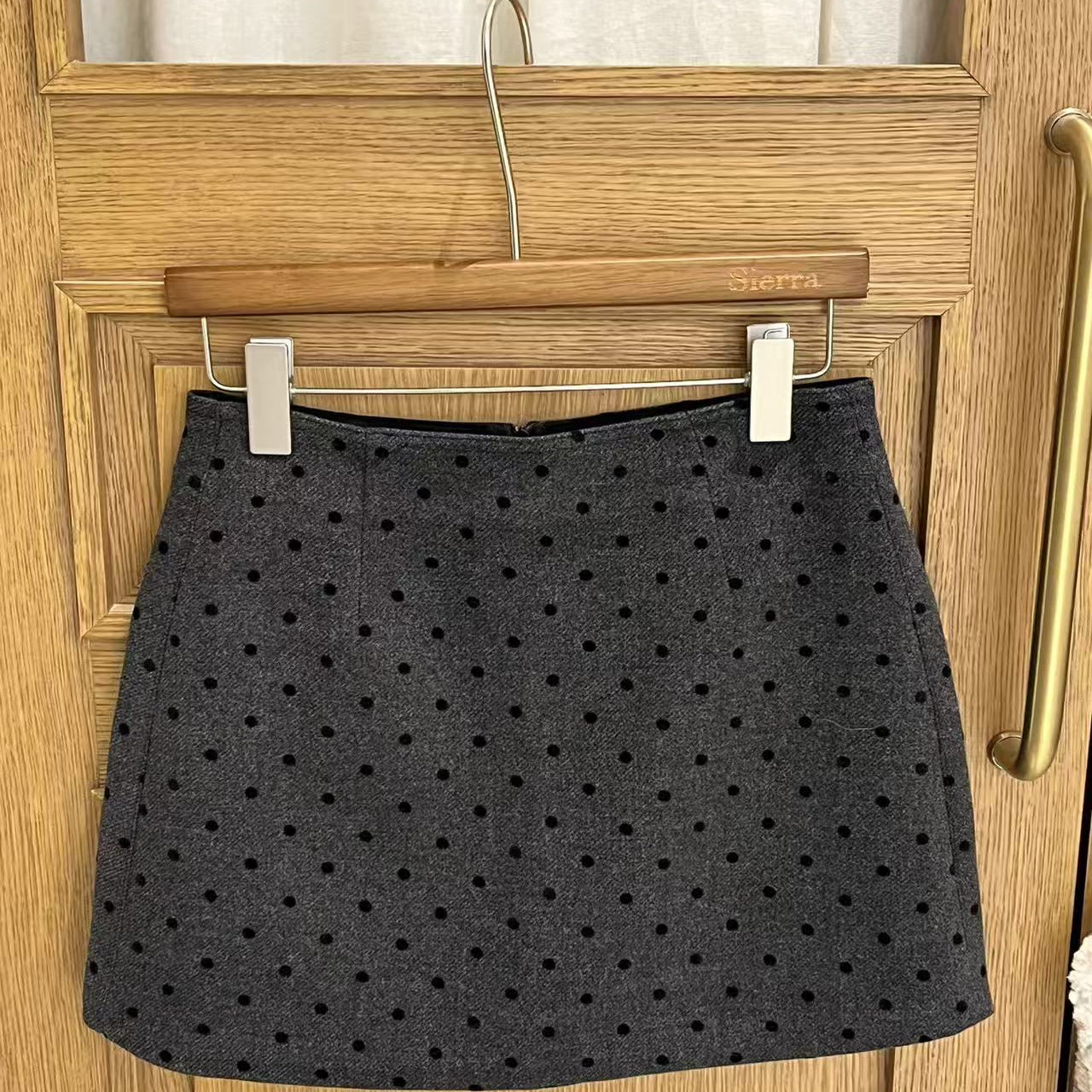 class韩国直邮112312 Sierra韩代2025款点点毛呢裤裙