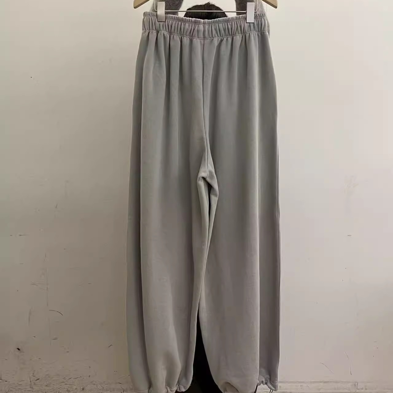 class韩国直邮111901 taupe韩代2025款加绒宽松帅气可收脚卫裤