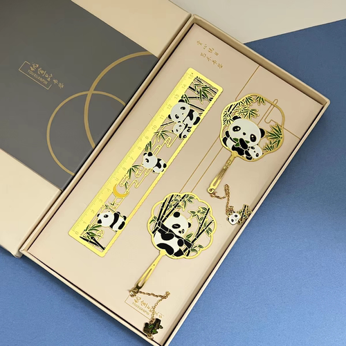 中国熊猫文创纪念品 定制熊猫金属镂空扇子镂空尺子书签 生日礼物