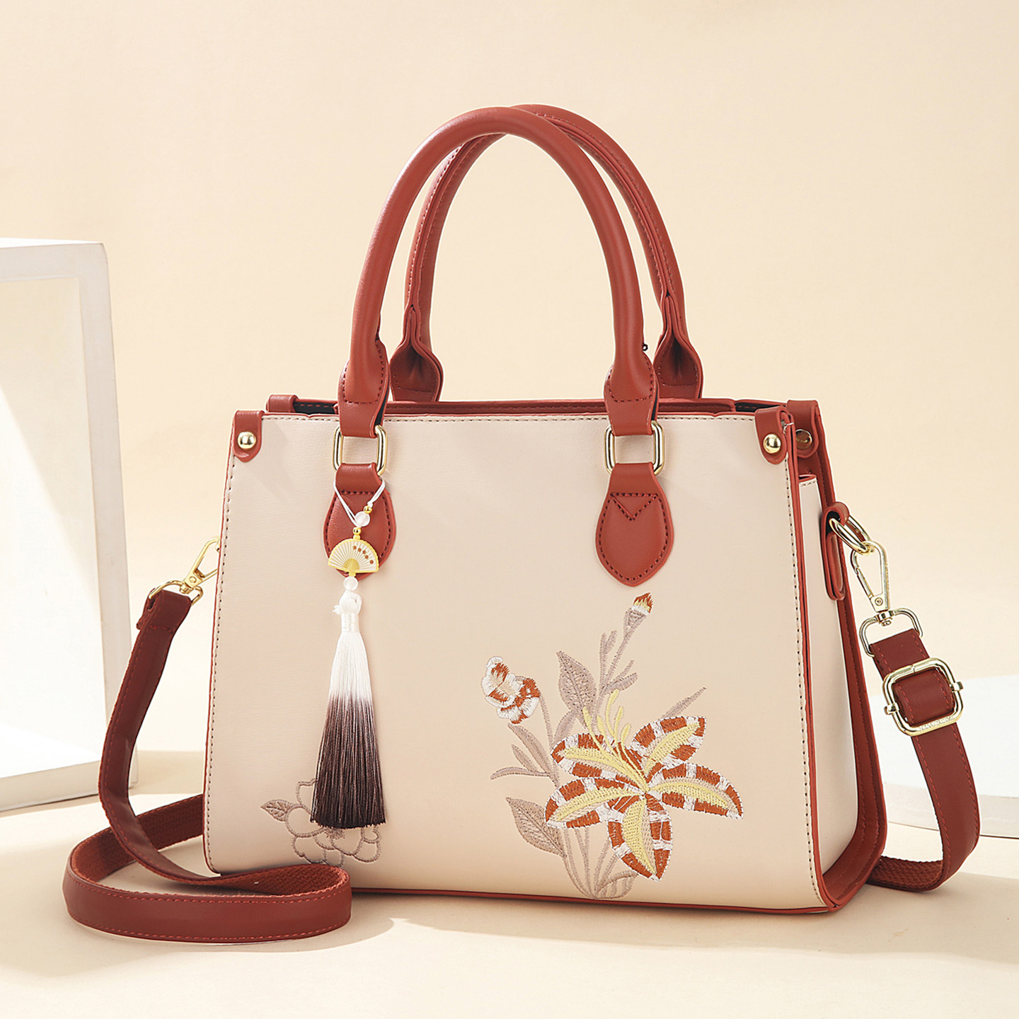 新中式国风刺绣中年妈妈包包轻奢高级感女士手提包大容量斜挎女包