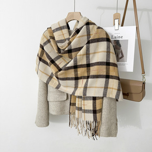 新款英伦复古格子围巾女冬季仿羊绒加厚保暖护颈围脖气质流苏披肩