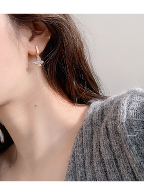 【W Dear】原创白色贝母蝴蝶蚊香盘耳夹无耳洞女森系气质小巧耳钉