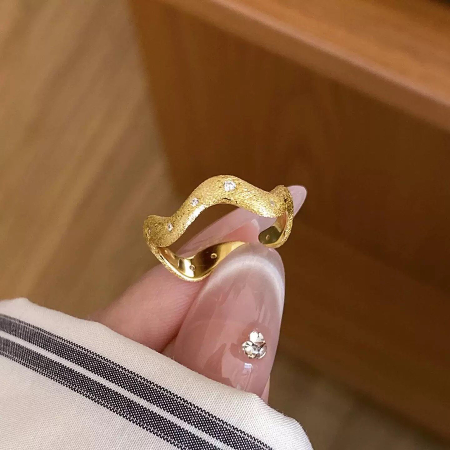 铜合金 爆闪不规则波浪轻奢星芒戒指女百搭可调节指环手饰