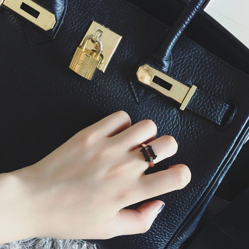 欧美时尚镀18k玫瑰金戒指 女款简约黑色食指环日韩版潮人戒子饰品