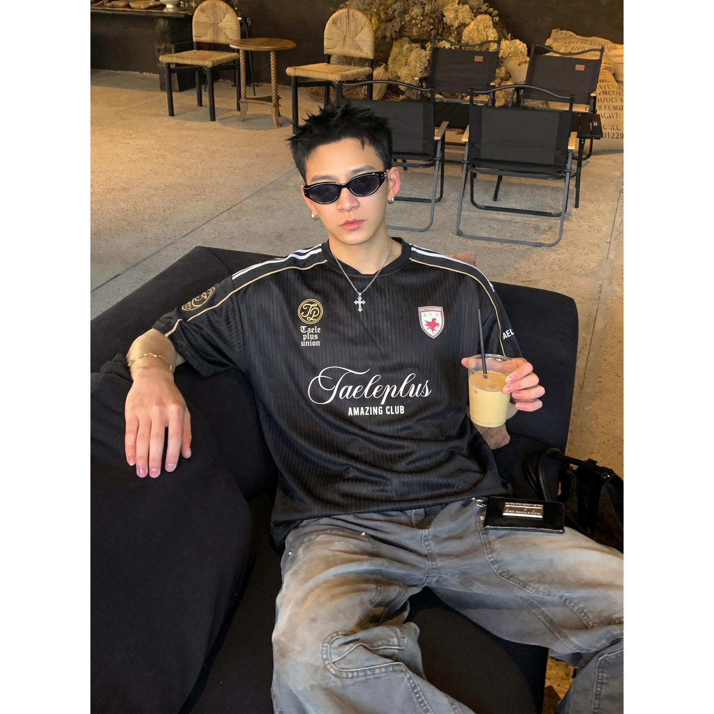 PLTH*美式复古球衣风T恤男黑色竖纹徽章印花宽松廓形潮牌运动短袖