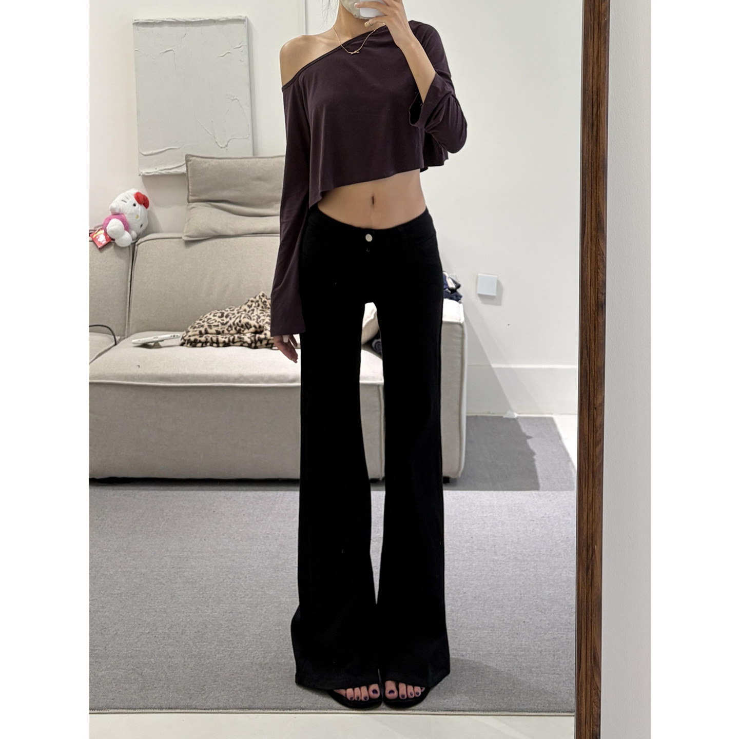 复古黑色不贴腿低腰微喇牛仔裤女图片