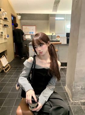 大码胖mm美式纯欲格纹假两件长袖T恤女秋季辣妹一字露肩独特上衣