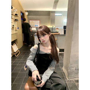 T恤女秋季 纯欲格纹假两件长袖 辣妹一字露肩独特上衣 胖mm美式 大码