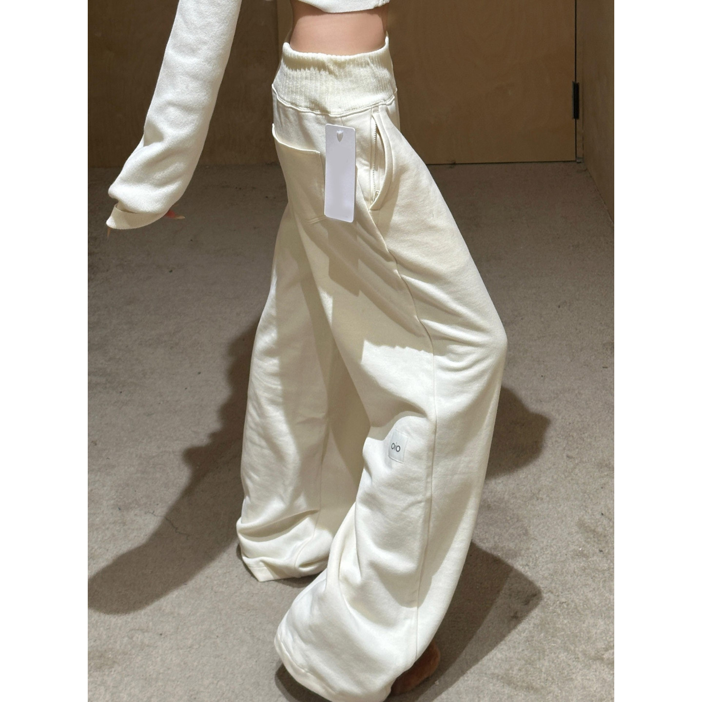 大码胖mm美式复古设计感米色休闲裤女秋冬加绒保暖阔腿运动卫裤潮,女装/女士精品,大码裤装,淘宝优惠券,粉丝福利购,淘宝优惠卷