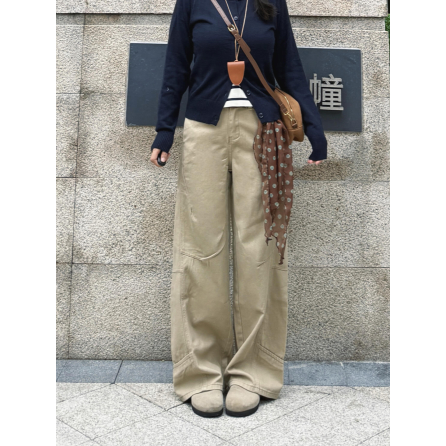 大码卡其色高街水洗弯刀牛仔裤女
