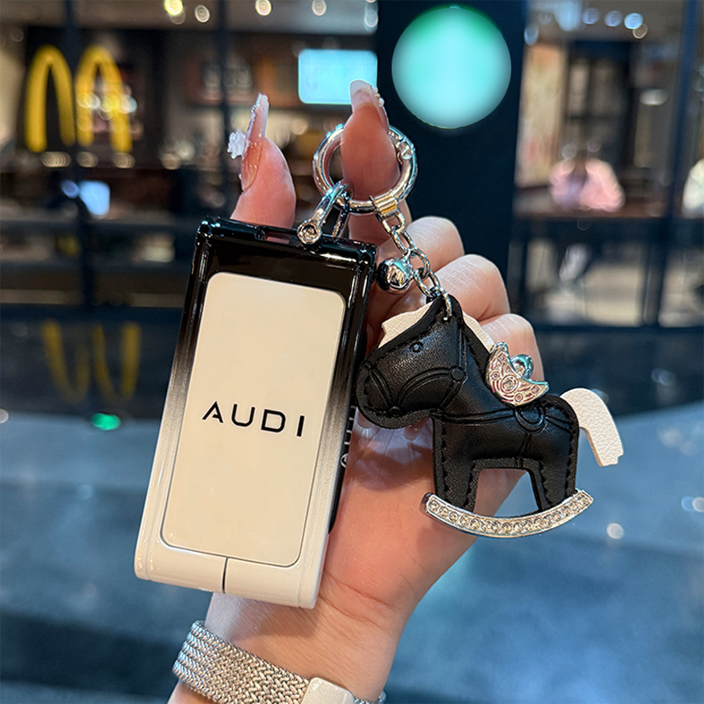 适用奥迪e5钥匙套26款奥迪E5 Sportback汽车钥匙保护壳套扣包男女