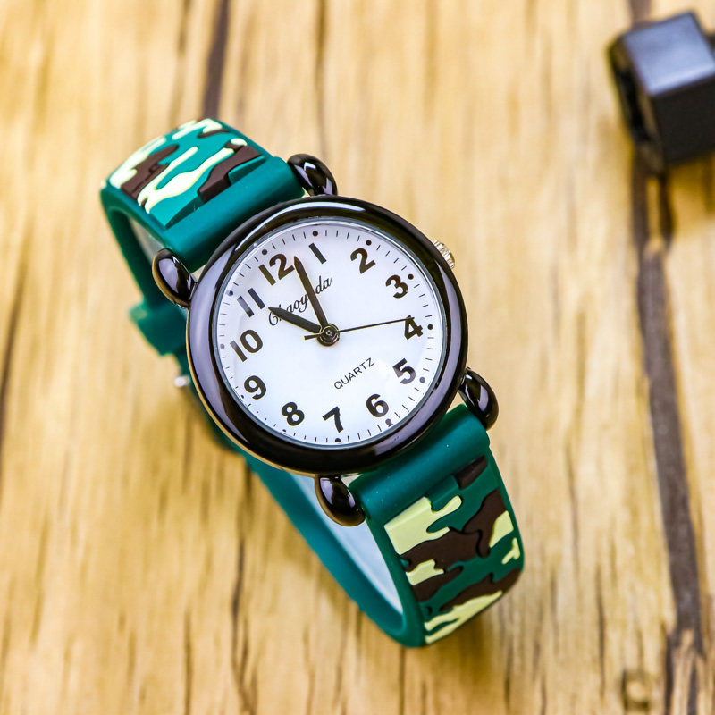 小朋友迷彩防水手表宝宝个性军迷电子表男童只看时间指针式石英表