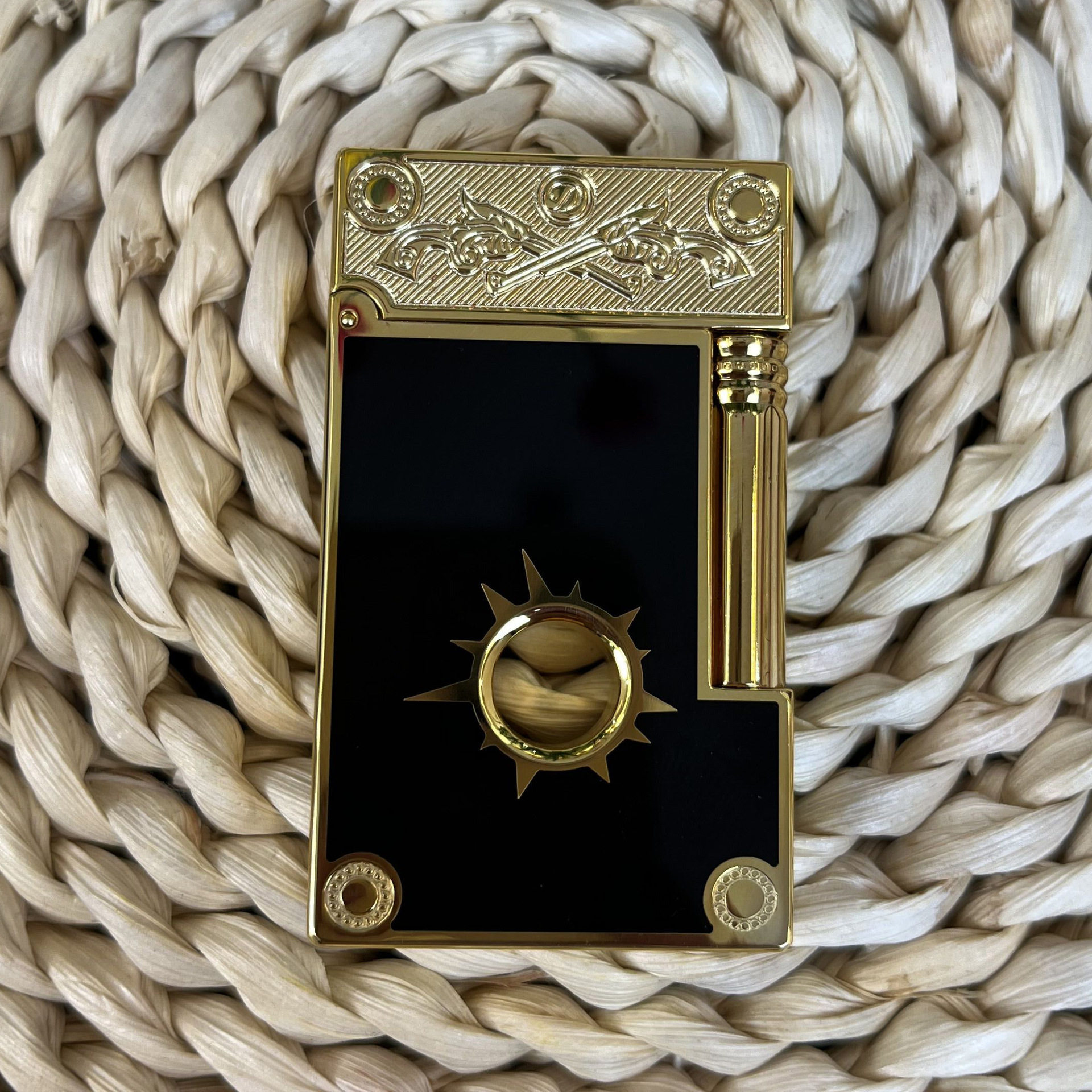 创意神骏西部牛仔精品轻奢朗声个性礼品子弹孔透明气箱打火机煤油