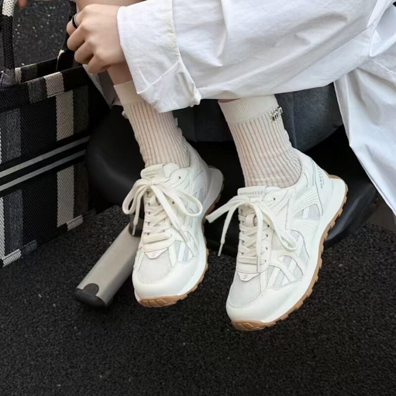冰洁女鞋2026春季新款单鞋真皮平跟圆头软底系带运动休闲鞋99-582