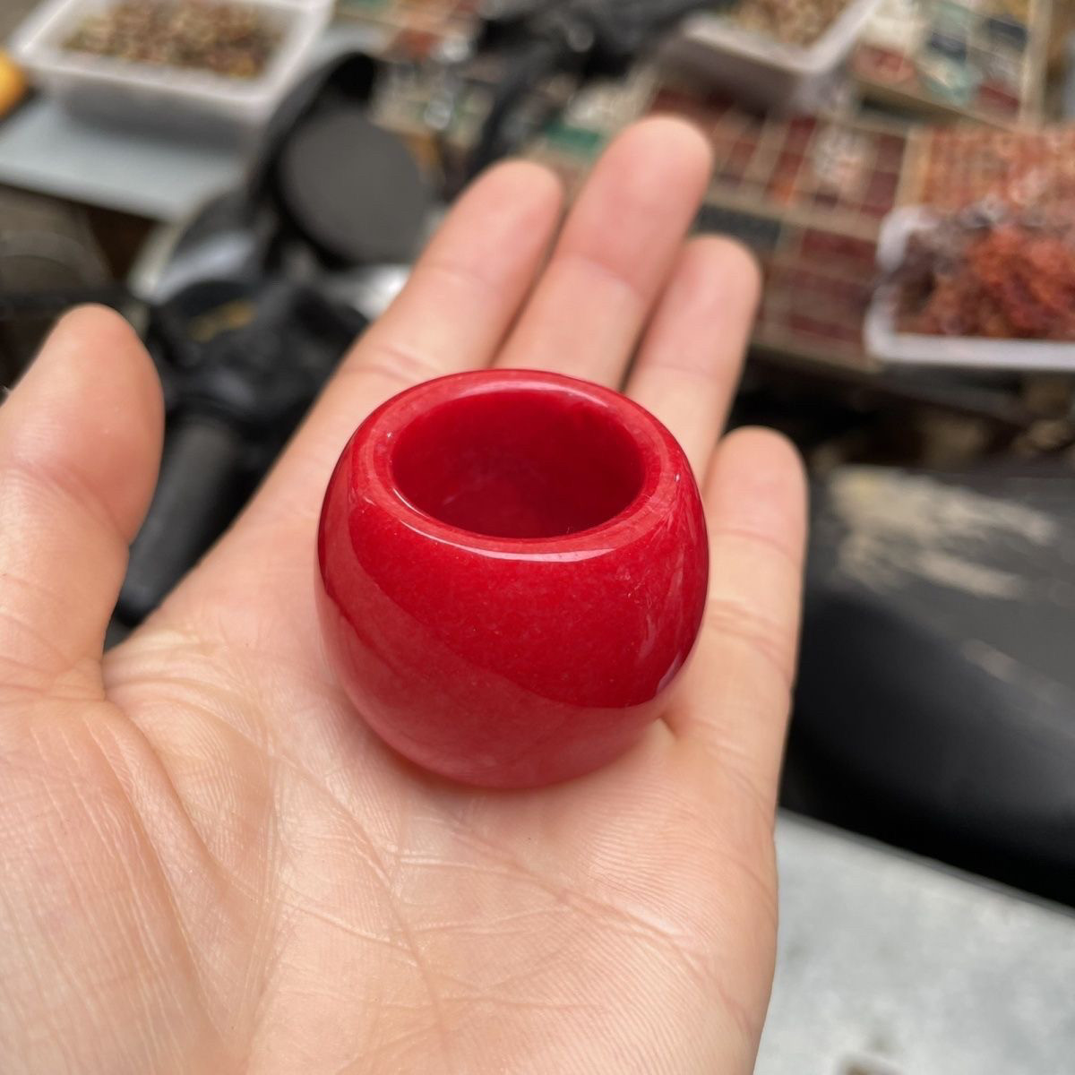 天然扳指戒指男款贵州弧形玉石大气戒圈干青复古指环仿真霸气红色