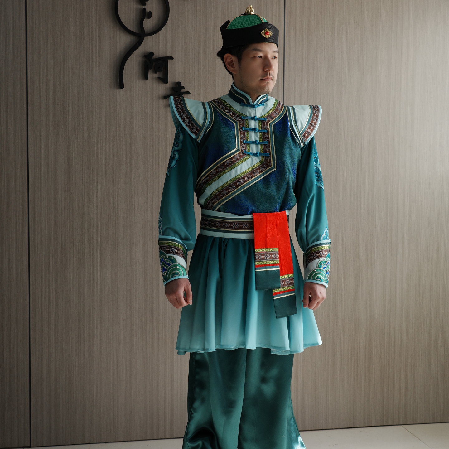 阿幸2026年新款蒙古男款演出服图片