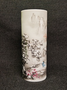 江西省高级工艺美术师王钢釉上彩雪景山水笔筒~高12.8cm口径4.6cm