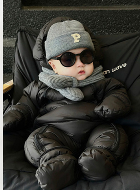 婴儿冬季新款羽绒连体衣宝宝连帽加厚外出服新生儿纯色保暖哈衣潮