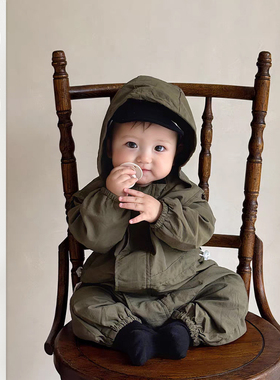 宝宝秋新款连体衣外出服男宝宝连帽工装爬爬服新生儿网红洋气哈衣