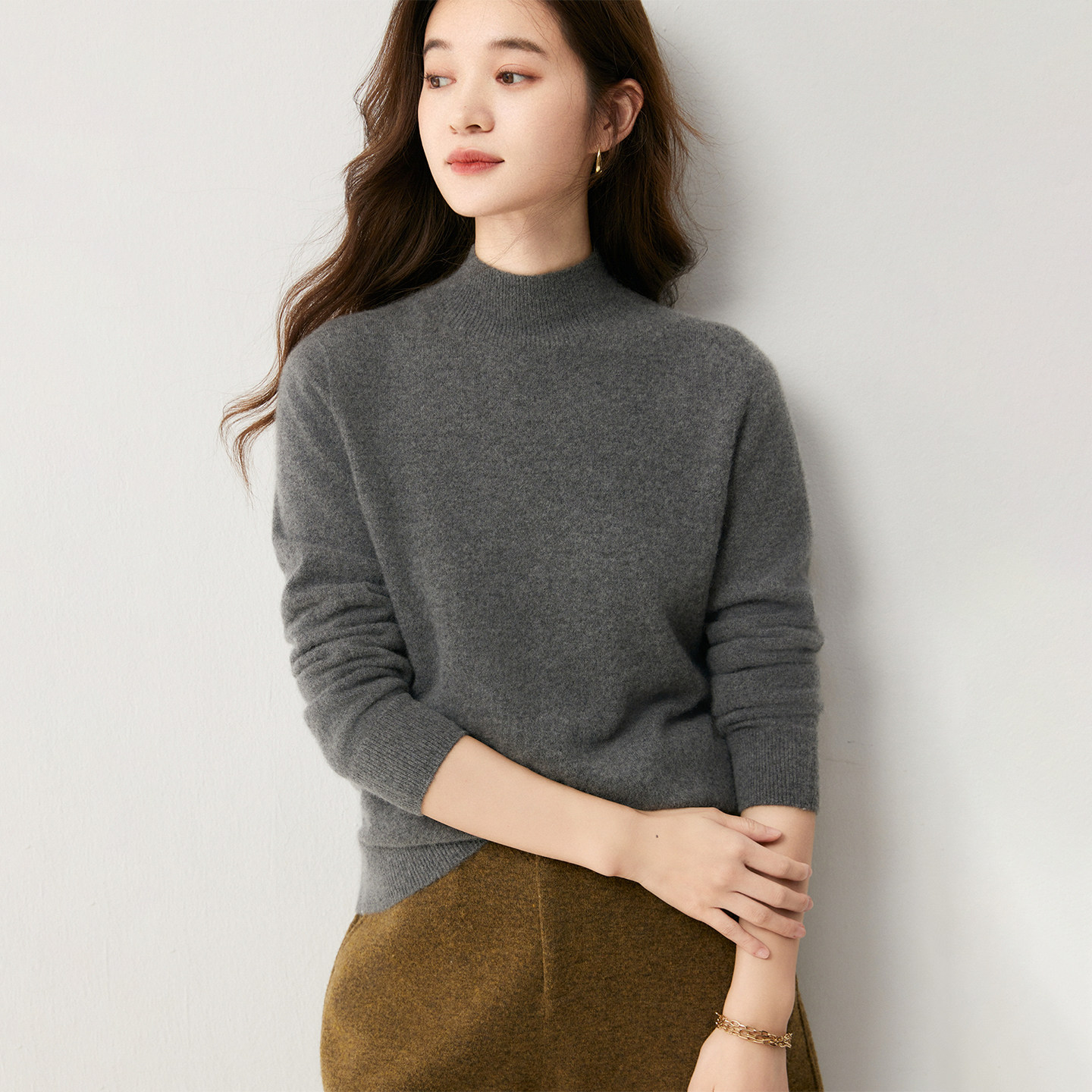 轻奢简约女半高领套头羊绒衫