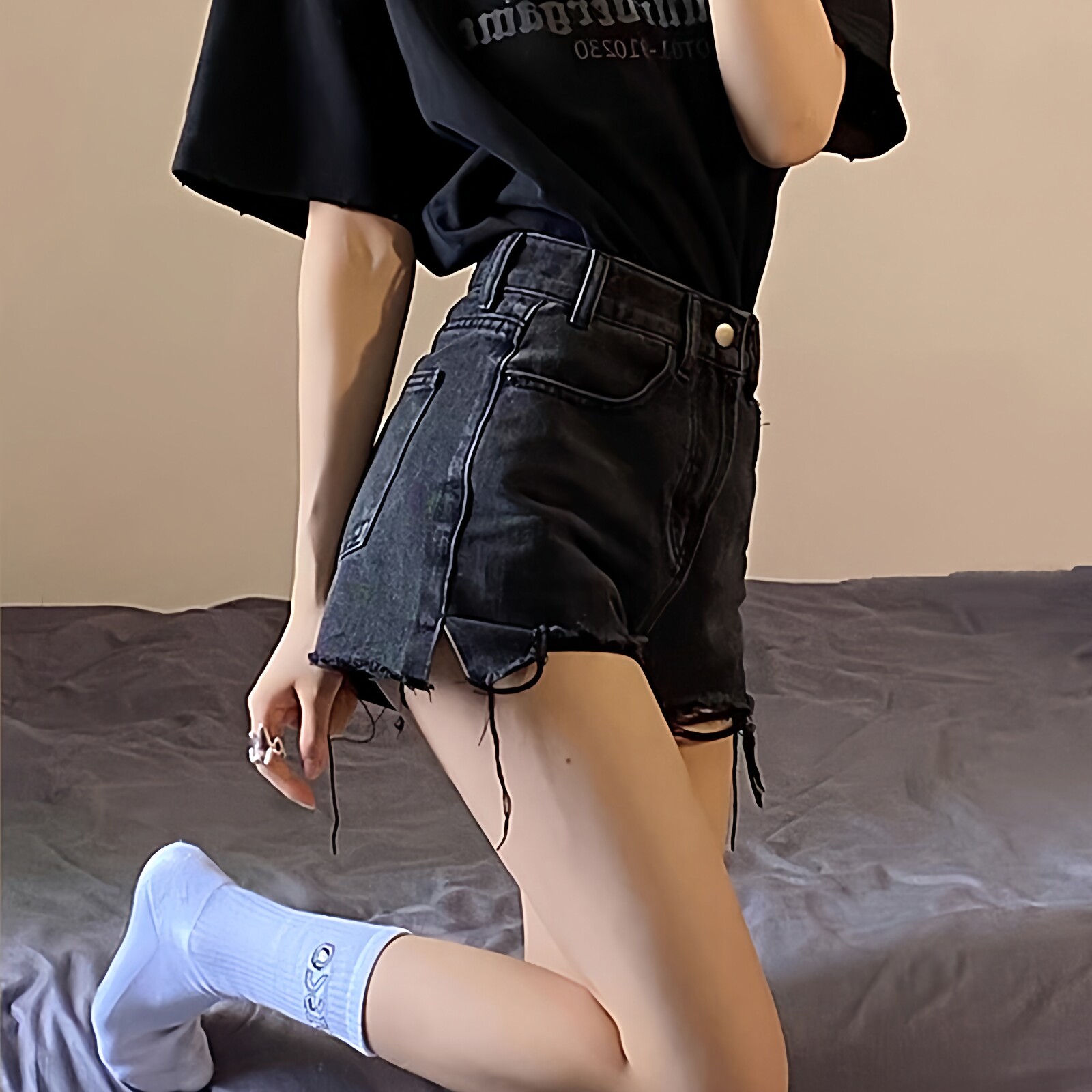 毛边牛仔短裤女夏季薄款高腰显瘦阔腿a字裤黑灰色复古百搭热裤