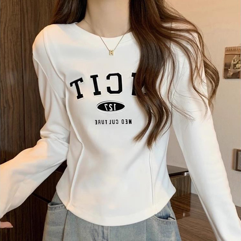 白色字母印花长袖T恤女春秋内搭显瘦打底衫洋气时尚不规则上衣