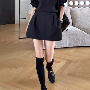 黑色毛呢A字半身裙女秋冬配靴子时尚百搭高级感高腰显瘦花苞短裙