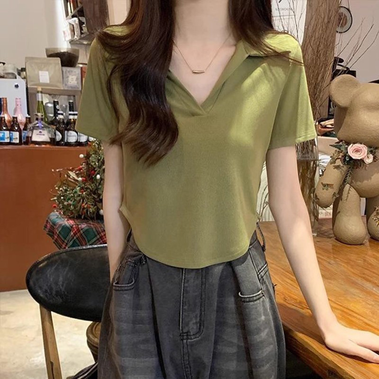 绿色POLO领正肩短袖T恤女夏季新款显瘦不规则体恤修身V领短款上衣