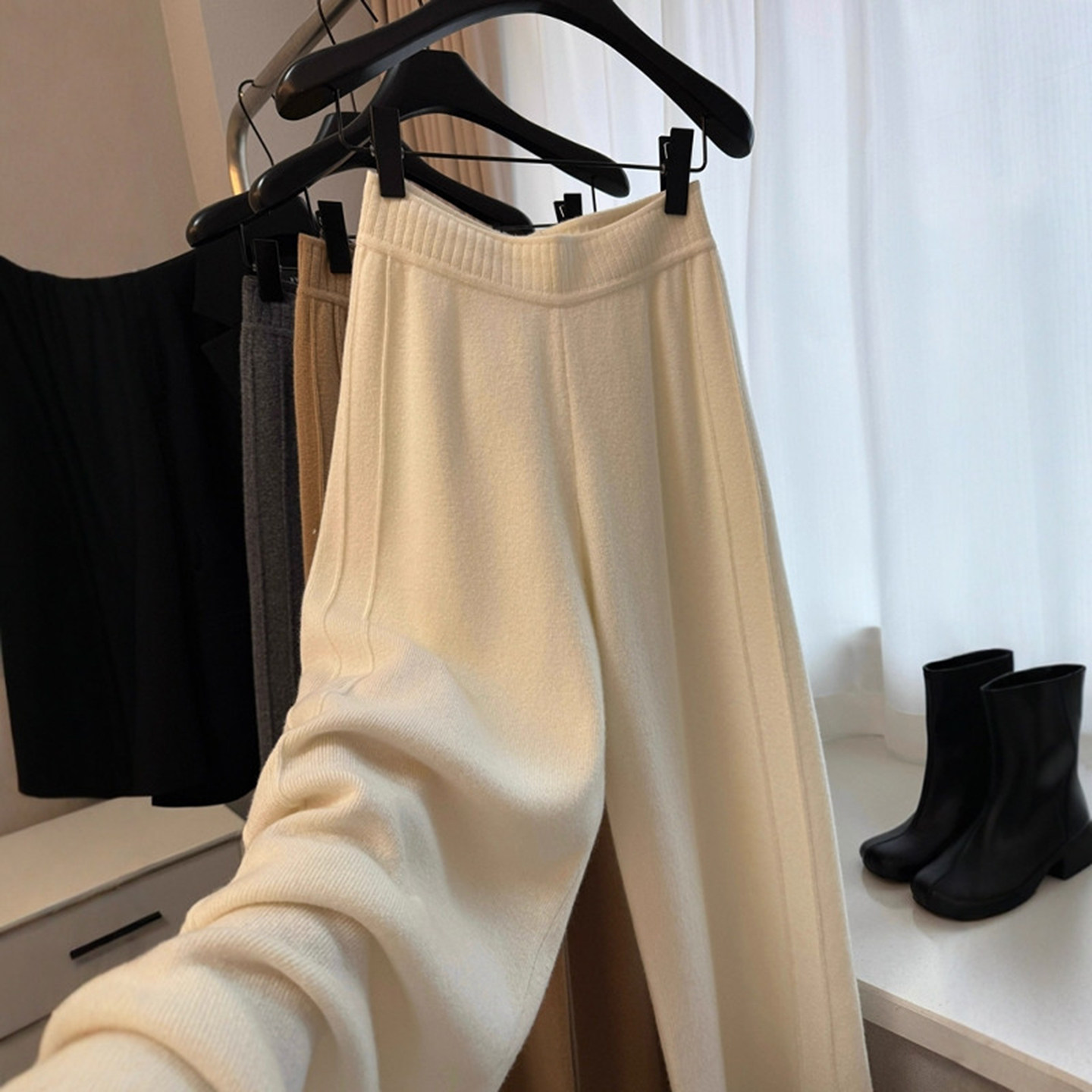 米白色针织阔腿裤女冬新款慵懒风百搭垂感宽松小个子显高直筒卫裤