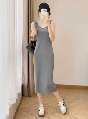 灰色背心吊带连衣裙女秋季新款高级感吊带裙小个子螺纹棉小黑裙子