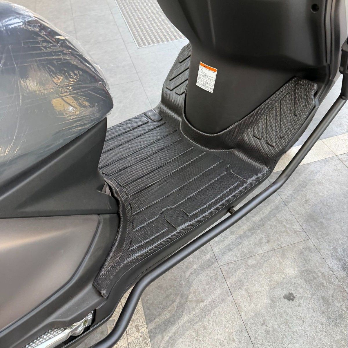 适用于三阳巡弋150摩托车TPE全包围脚垫防水防滑加厚包边脚踏板垫