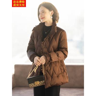50岁妈妈羽绒服中老年女士上衣服洋气时尚加厚中长款外套2025新款