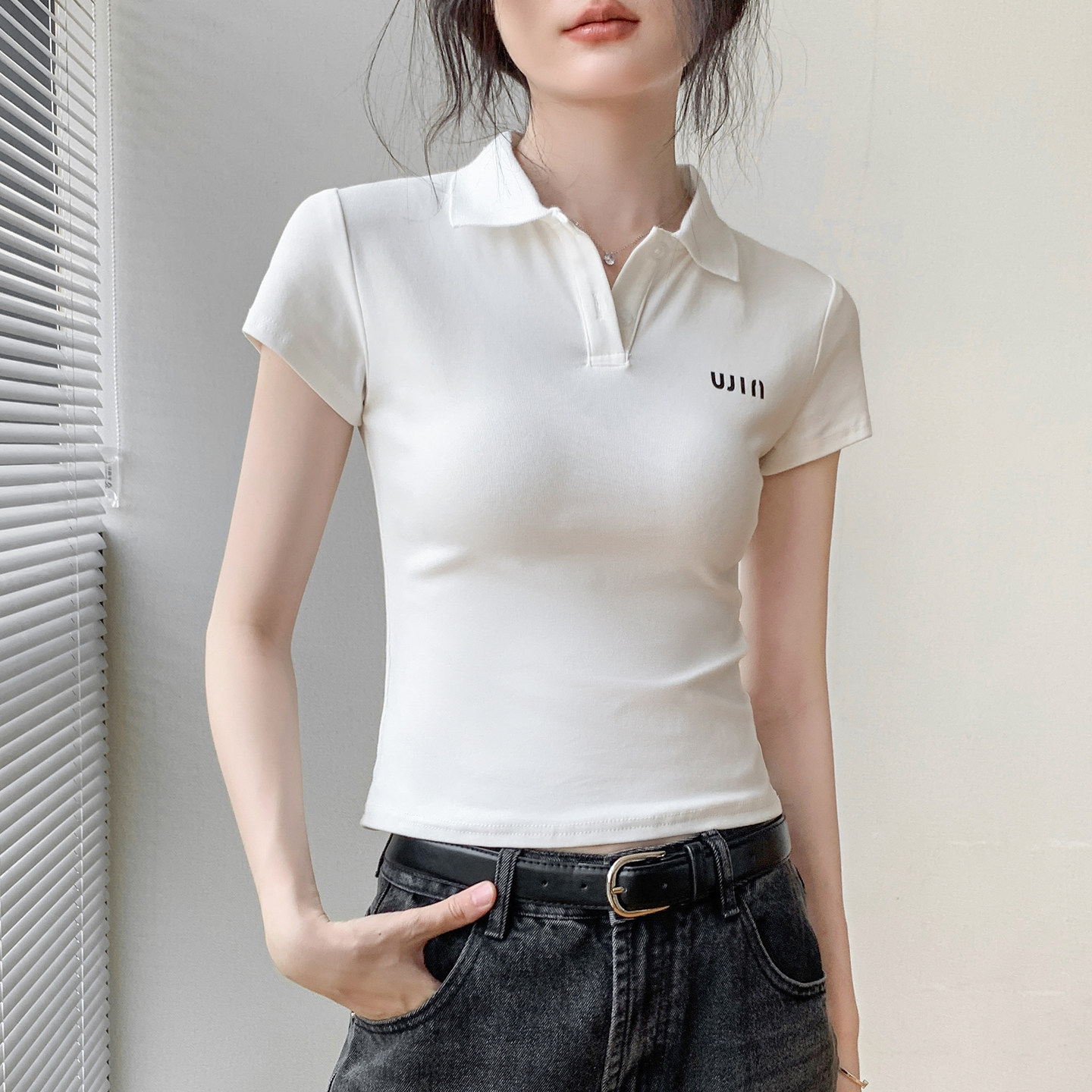 白色Polo领字母印花短袖T恤女2026春季新款修身气质简约休闲上衣