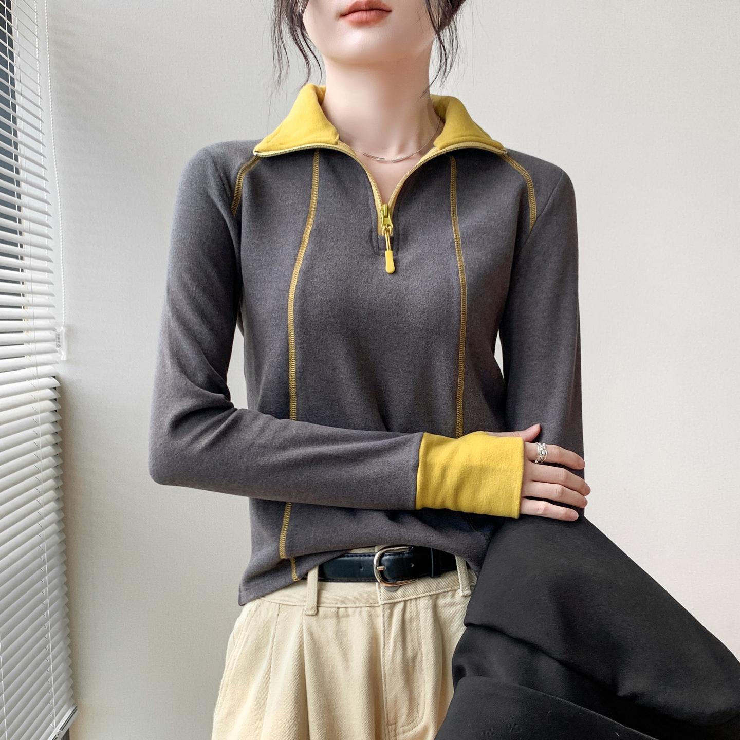 修身撞色拉链半开领长袖T恤女