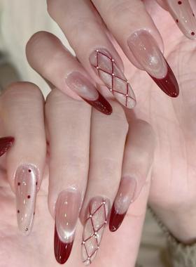 秋冬新年款红色手工穿戴美甲波点猫眼格纹法式高级感杏仁甲中长款