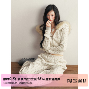 1P STUDIO 碎花短款毛领连帽加绒卫衣外套休闲松紧腰卫裤两件套装
